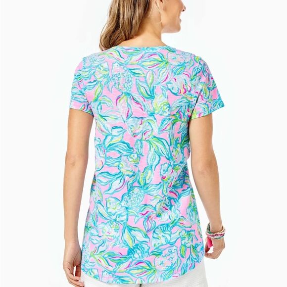 Lilly Pulitzer Etta Top Size Small V-Neck Short Sleeves Fish Off the Scales - Picture 2 of 11